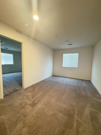 Upstairs room - Beautiful Meticulously Clean Home For Rent