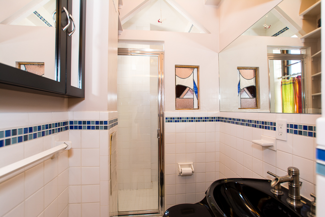 Bathroom - Furnished 1BR Beacon Hill, $3,500/Mth, 12 mth min, basic utils incl, 9/1/26 Condo
