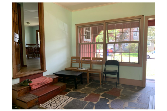 Front - 4 bedroom, 1 bathroom house/$3450