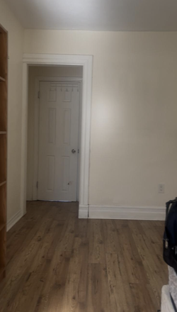 Room - 1 bedroom summer rental House