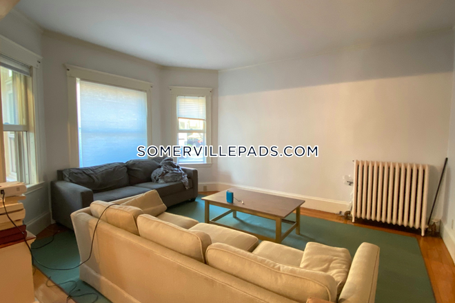 Living Room - NO BROKER FEE! 6 Bed 2.5 Bath Apartment in Great Location Near Tufts! Available 6/1/2025