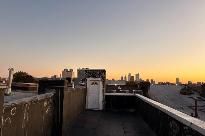 Shared Rooftop Deck - 3 Units available! 1 Block from Campus, with a Rooftop deck and Backyard!