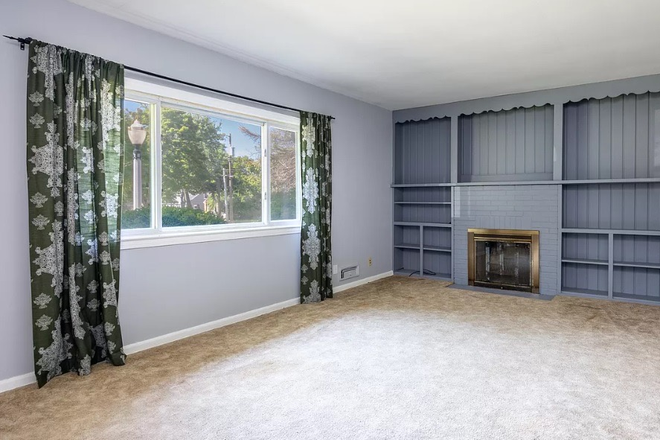 Upstairs Living Room - House near Frandor