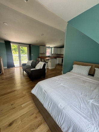 Queen size bed - Furnished studio apartment available for 2026-2027 academic year