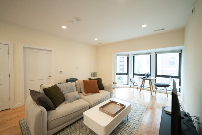 9 Miner #307 - [August 1st move-in] Large modern 1bed/1bath near Kenmore/Fenway [Undergrads welcome] Apartments