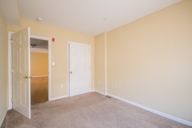 Bedroom - Temple Villas-1415 N.15th St, Unit A Apartments