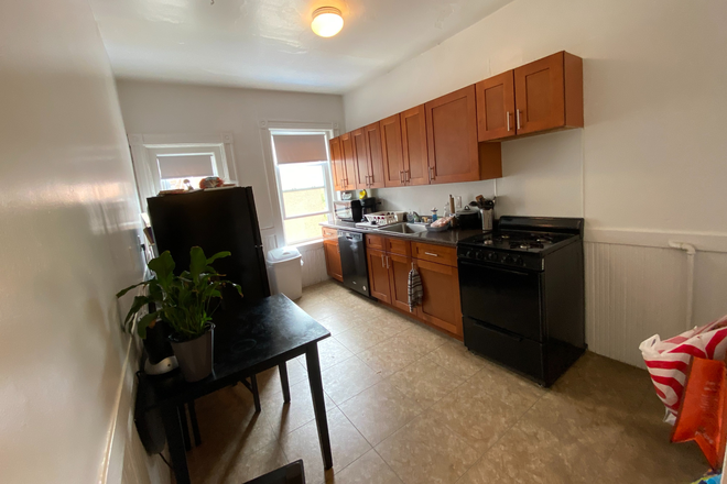 Call NOW for showings! 617-236-8600 - MOUNT HOOD RD - *NO FEE!* LRG SPLIT 3BR FOR 4 PPL AVAIL *9/1/2025* W/ LNDRY IN BLDNG, H&HW INC, DW!