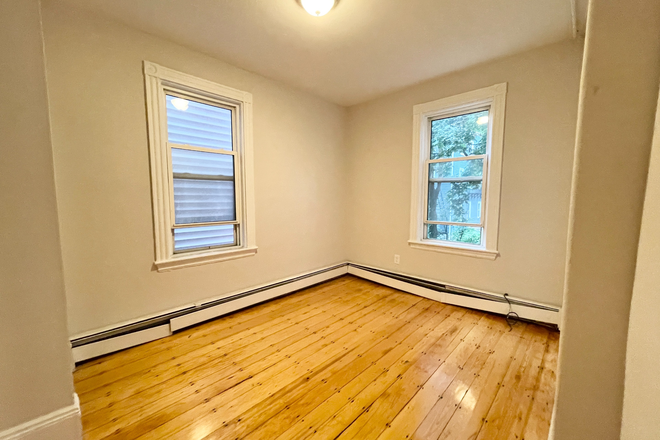Bedroom - Convenient Mission Hill 3 Bed | Laundry in Building | Eat in Kitchen Apartments