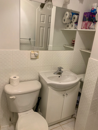 Bathroom - Furnished private BR in Victorian House. 5min walk to UofT