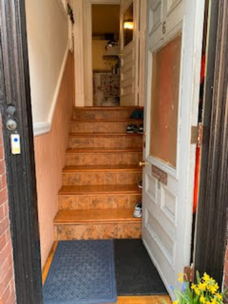 Private Entry - Beacon Hill Private Entry Spacious One Bedroom Apt