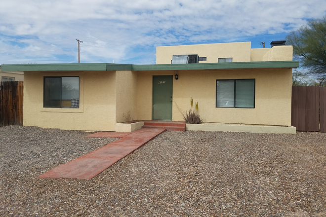 Front of the house - Spacious House with Huge Yard! Perfect for Entertaining!