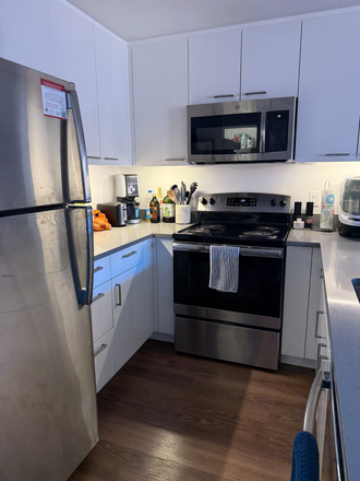 Kitchen - 2 Soldiers Field Park, HBS Campus Apartments
