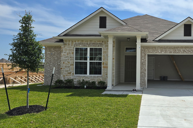 Front of House from Street - 3 Bedroom House near Traditions