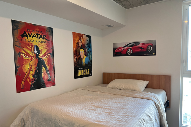 Bedroom - CampusOne Summer Sublet – Private Room (UofT Downtown)