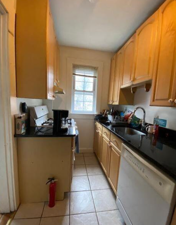 Call NOW for showings! 617-236-8600 - MAGAZINE ST - *NO FEE* DUPLEX 6BR IN CAMBRIDGEPORT AVAIL *9/1/2026* W/ H&HW INC, LNDRY IN BLDNG, DW! Apartments