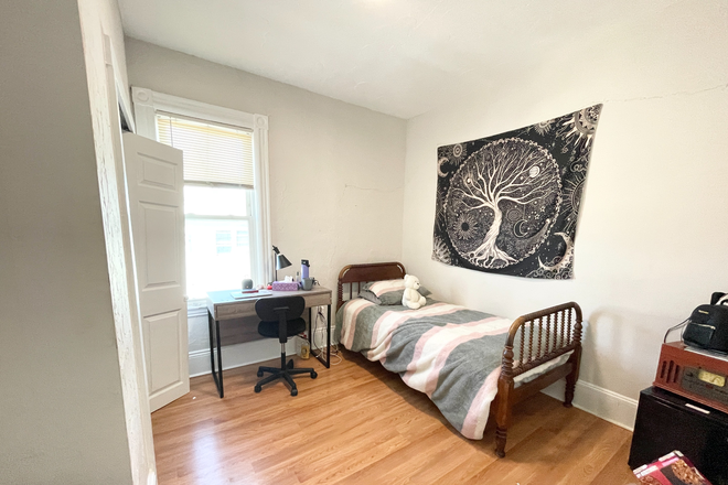Bedroom - Amazing Location! 4 Bed (no living room) right by JFK Savin Hill! Apartments