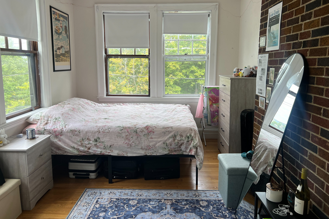 Bedroom - House close to campus