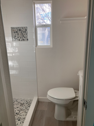 your bathroom - Sunny furnished bedroom with private bathroom and views of the mountains House