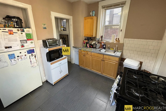 Call NOW for showings! 617-236-8600 - COMM AVE - LRG MODERN 3BR/1BA NEAR MBTA GREEN LINE AVAIL *9/1/2026* W/ H&HW INC, DECK, FIREPLACE! Apartments