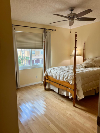 Bedroom/window - New room for rent in beautiful Boca community House