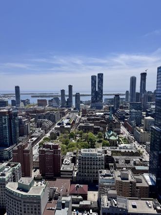 Views - 1 bedroom + den with 2 bathrooms near St. Michaels Hospital
