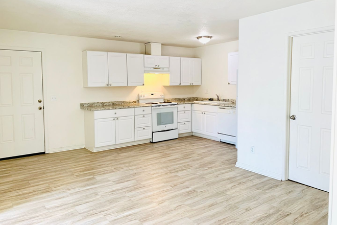 Photo - 2BD/1BA LOCATED IN THE HEART OF MISSION BEACH! $3,195/MO Apartments