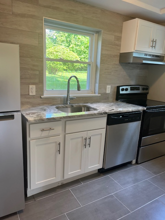 2 Bedroom Kitchen - 4506 Guilford Rd Perfect Student house