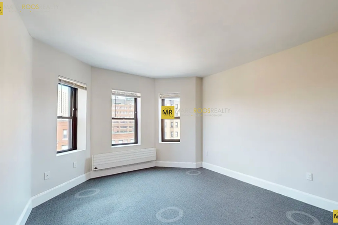Call or text Arezou at 617-584-7817 - Top floor true 2 bedroom in the heart of Kenmore Square with no Broker fee!!!! Apartments