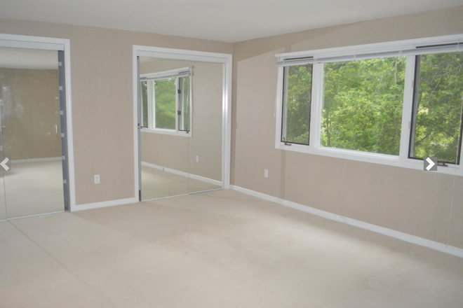 Bedroom - Large townhouse with 4 bedrooms including huge 3rd floor loft!