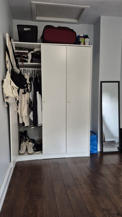 Room storage - 1 furnished bed available in a condo townhome - upper level (Girls only)