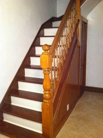 Entrance - RETRO APT - CLOSE TO CAMPUS - 355 Hoover Ave, 2nd Flr, Bloomfield, NJ
