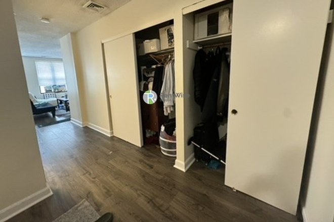 1 - SEPT 2026- BackBay Studio, SPACIOUS! H/HW inc. No Fee Apartments