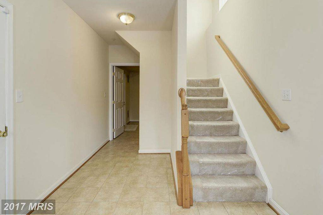 hallway stairs - One Beautiful Bedroom in a SFH near UMD (Riverdale) House