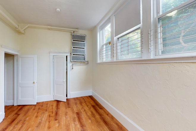 Visit hubrealtyproperties.com - Fantastic 1 bedroom with updated kitchen Apartments