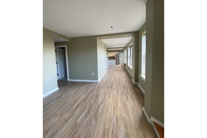 Call call or text Arezou at 617-584-7817 - Gorgeously renovated 2bed 2bath in Elevator building with laundry on each floor! NO BROKER FEE!!! Condo