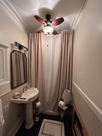 Recently renovated bathroom - 66 Folly Road Blvd House