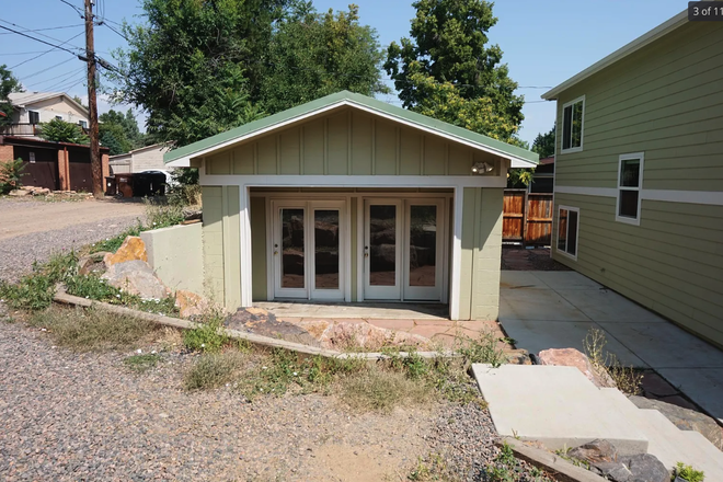 Backhouse - 773 19th Street, House close to campus