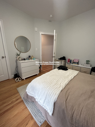 A - 2 big bedrooms right by Berklee, near Newbury Street and Symphony Condo