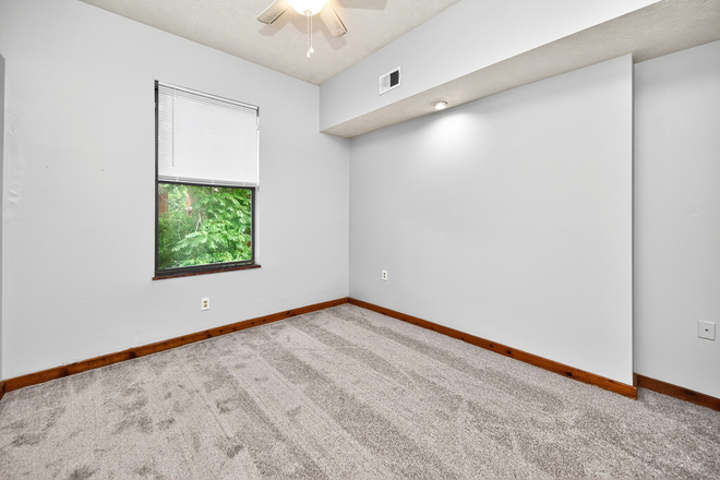 Interior - 3207 Vine St #4 Apartments