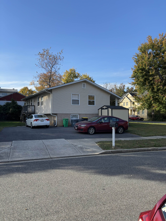 Driveway and bikeshed - House close to campus