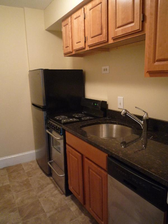 x - Beacon St 1 Bed Kenmore Sq Apartments
