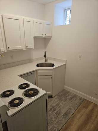 Call NOW for showings! 617-236-8550 - NORWAY STREET - LOVELY FENWAY 1 BED SPLIT W/ HOT WATER INC! *AVAIL NOW!*