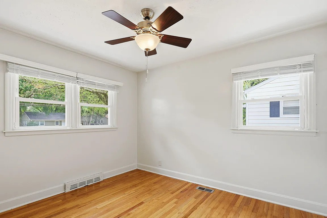 Lower-left bedroom - Room for rent in 3 Bed / 2 Bath house in bikeable range to campus
