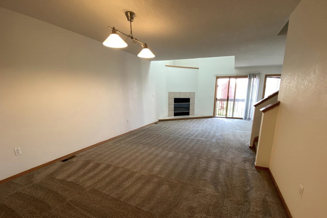 Living room - Goldrun Condominiums