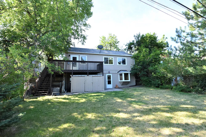Backyard - Quiet home single room in North Boulder in spacious home