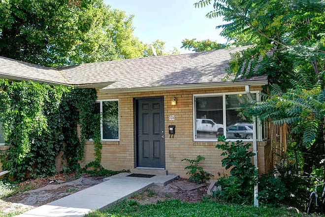 Outside the house - Spring 2026 Sublease Duplex