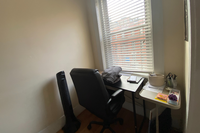 office space - Sunny 1Bed on Hemenway *SPECIAL: NO BROKER FEE* Apartments