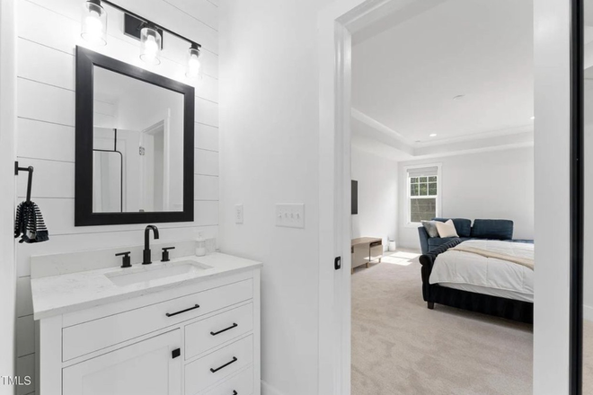 Master bathroom - Where Professionals Stay: Premium Home in the Heart of Durham