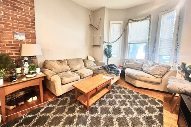 . - 4 bed 2 bath-9/1-Inman Square