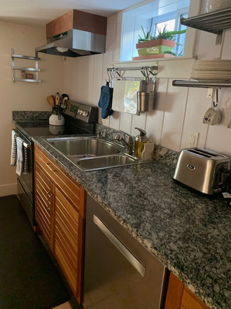 fully equipped kitchen - Beautifully furnished, fully equipped 1 bed, at Benefit in the Fox Point, laundry, negotiable lease Apartments